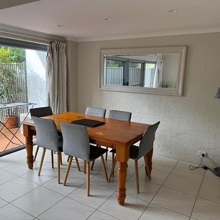 Le Court Villas Noosa Heads Esterno foto