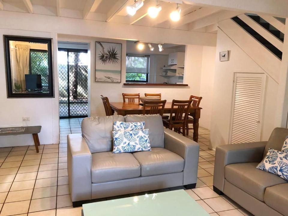 Le Court Villas Noosa Heads Esterno foto