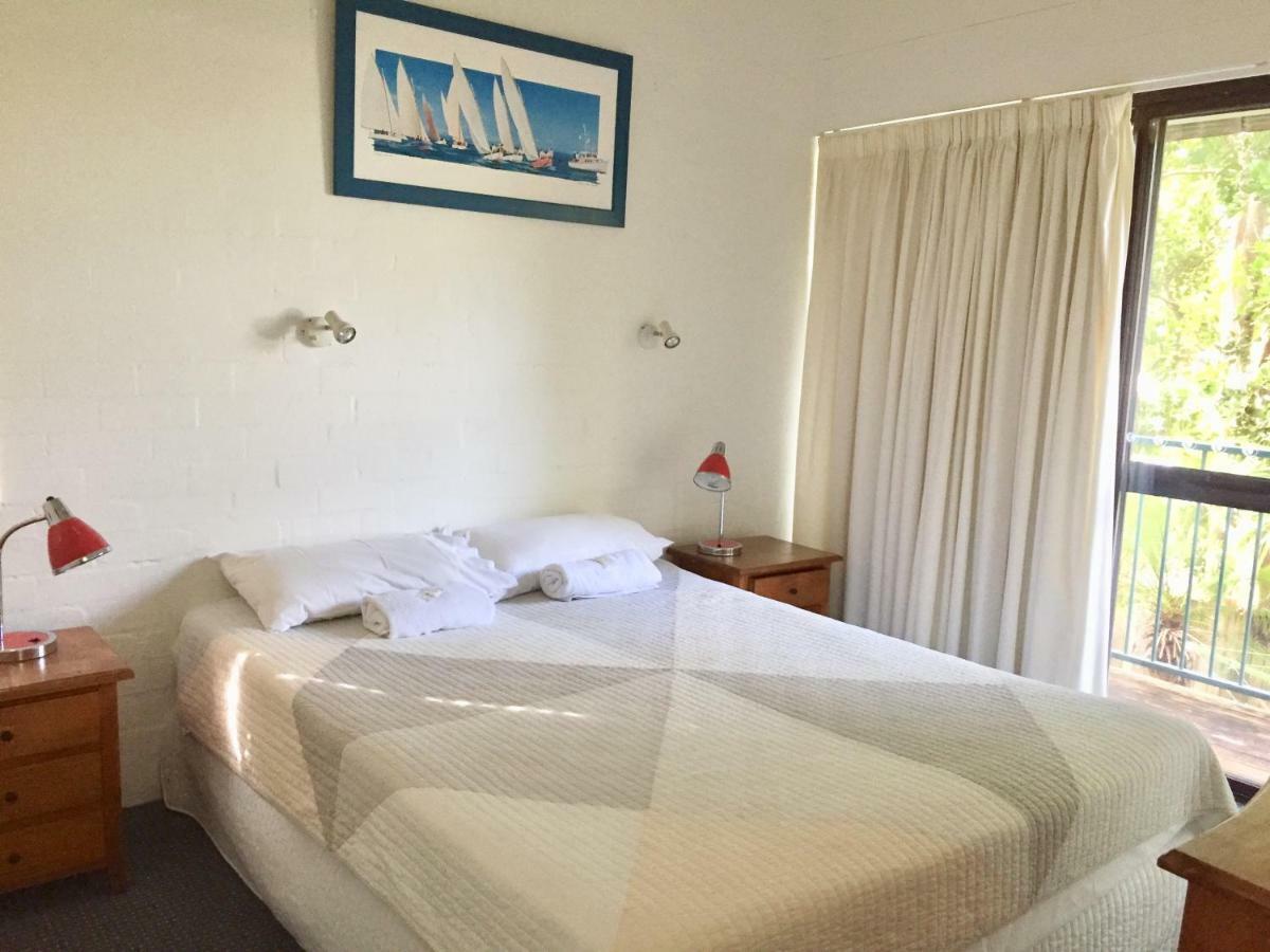 Le Court Villas Noosa Heads Esterno foto